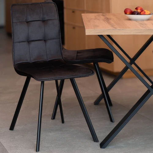damento-stol-do-salonu-do-jadalni-loft-industrialny-plyta-laminowana-dab-wotan-czarne-metalowe-nogi-sofie-st-28-krzeslo-tapicerowane-do-salonu-krzeslo-do-jadalni-krzeslo-do-restauracji-kawiarni-krzeslo-pikowane-czarne-monolith-95-orlando